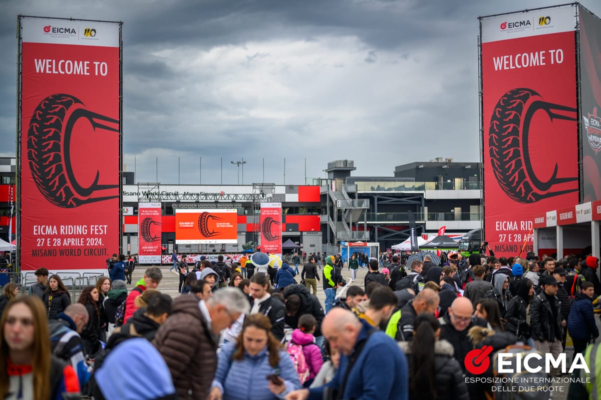 Visitatori all'EICMA Riding Fest di Misano