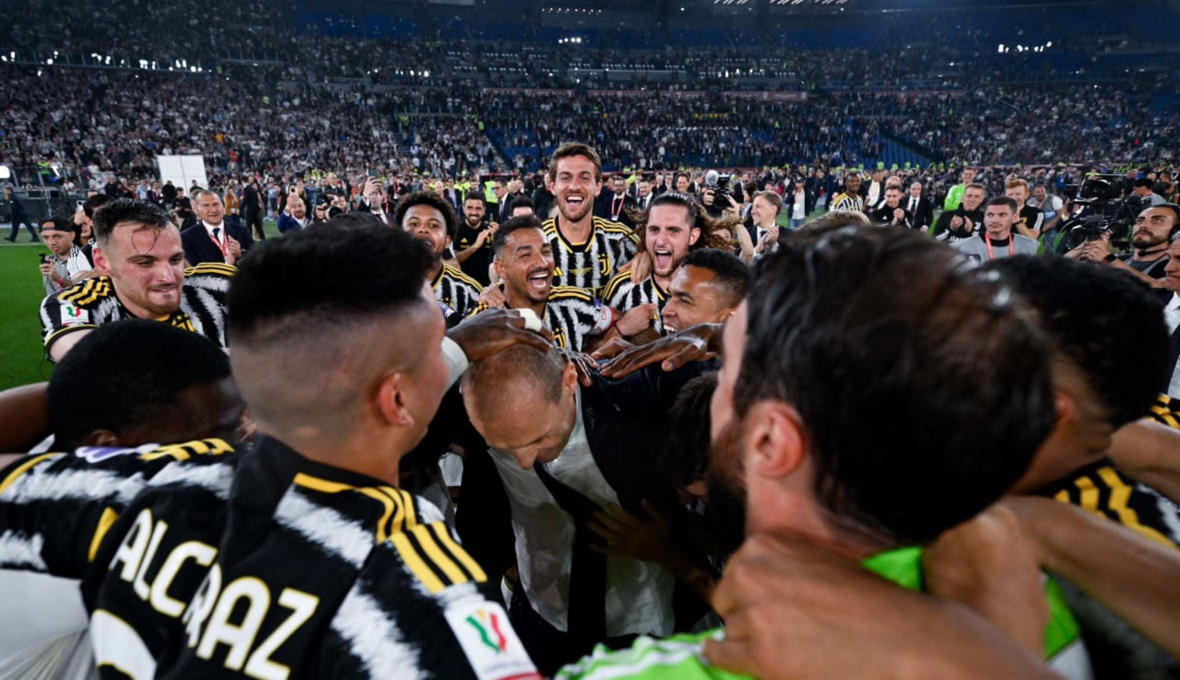 I festeggiamenti della Juventus dopo la Coppa Italia