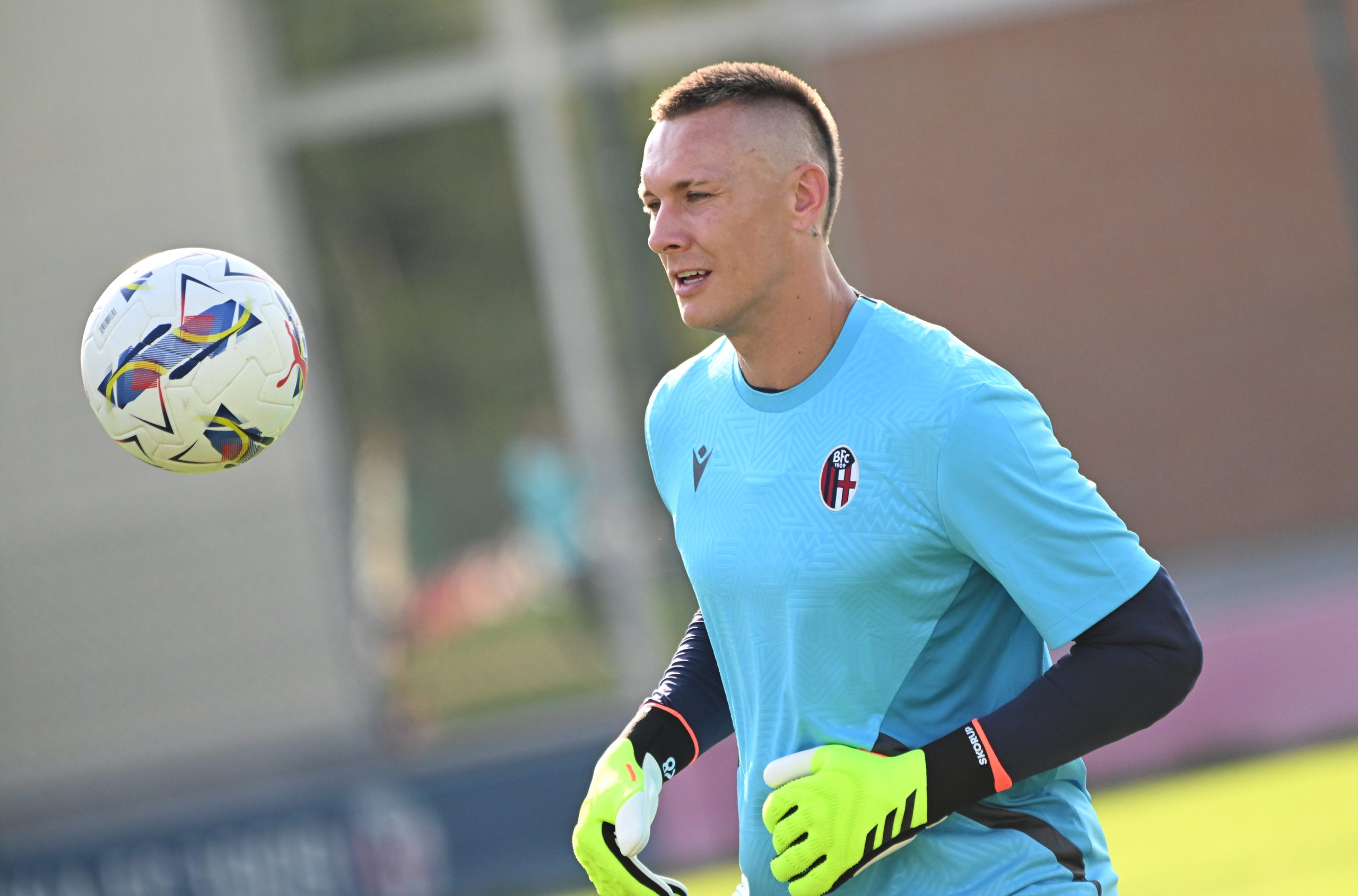 Lukasz Skorupski con la maglia del Bologna