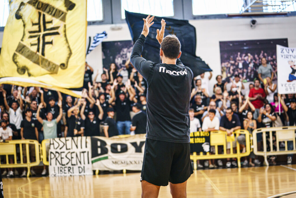 Virtus Bologna incontro tifosi