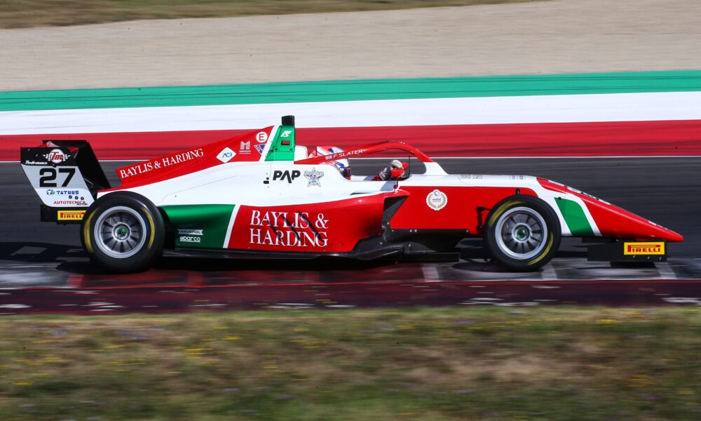 Slater in azione al Mugello per l'Euro 4 Championship al Mugello