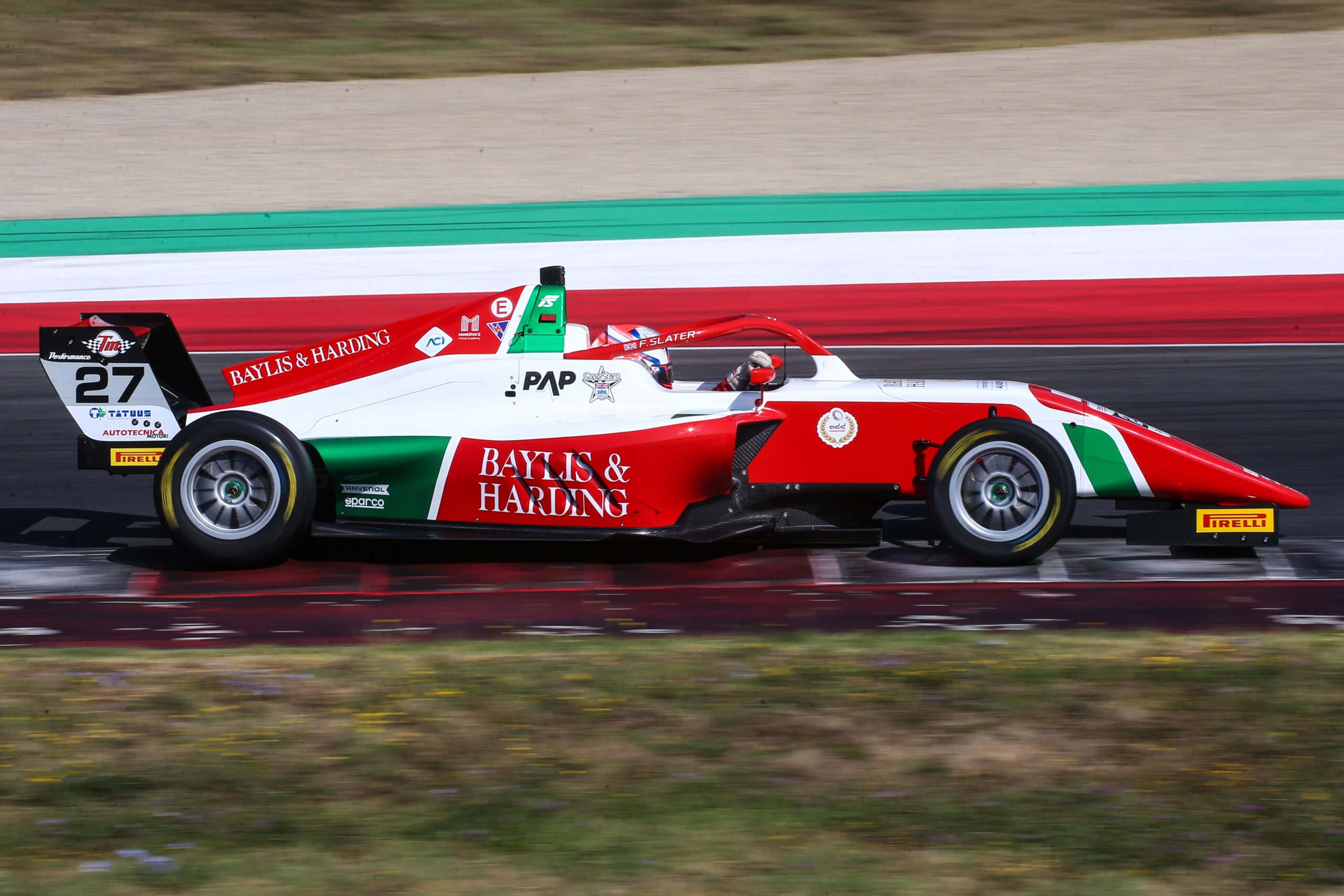 Slater in azione al Mugello per l'Euro 4 Championship al Mugello