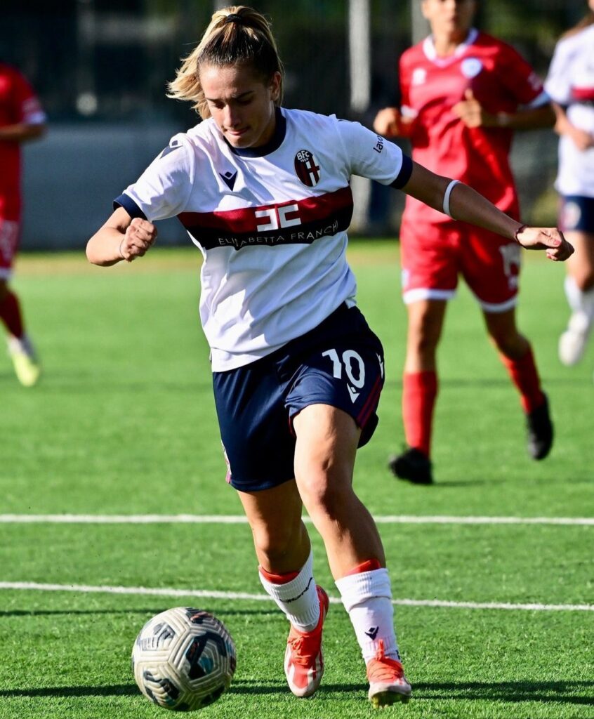 Bologna femminile, Martina Sechi durante un'azione di gioco