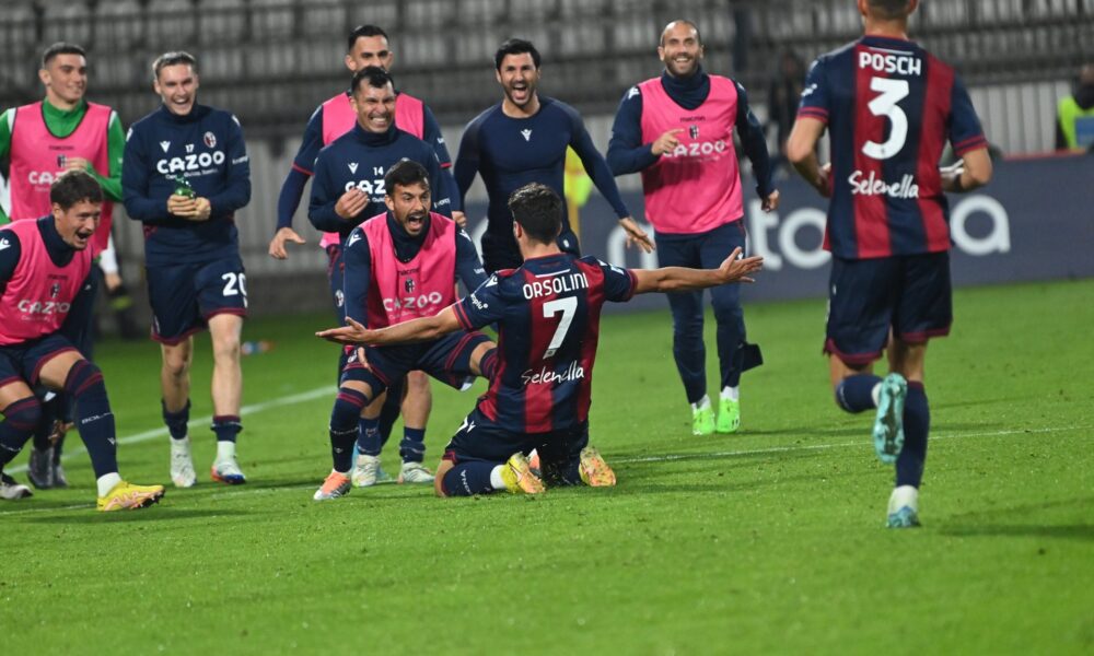 Riccardo Orsolini in gol in Monza Bologna del 2022