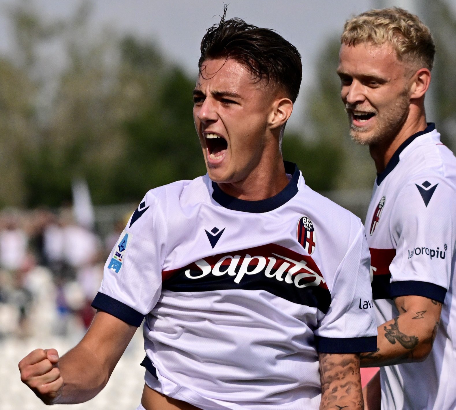 Urbanski esulta per il 1° gol in Serie A in Monza-Bologna