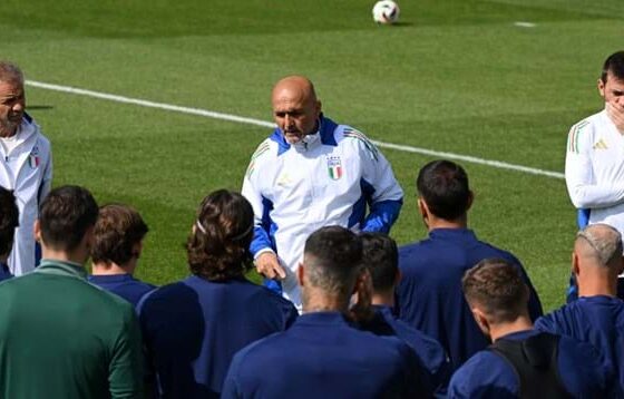 Il CT dell’Italia, Luciano Spalletti, parla agli Azzurri