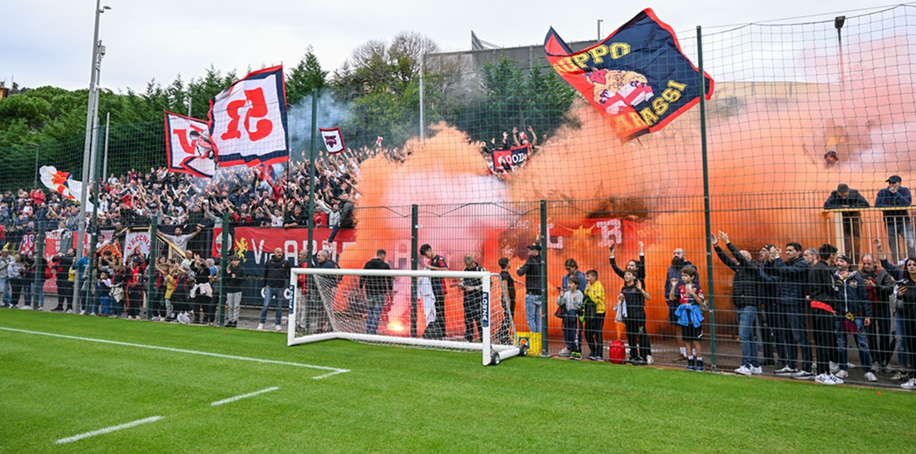 I tifosi del Genoa presenti agli allenamenti