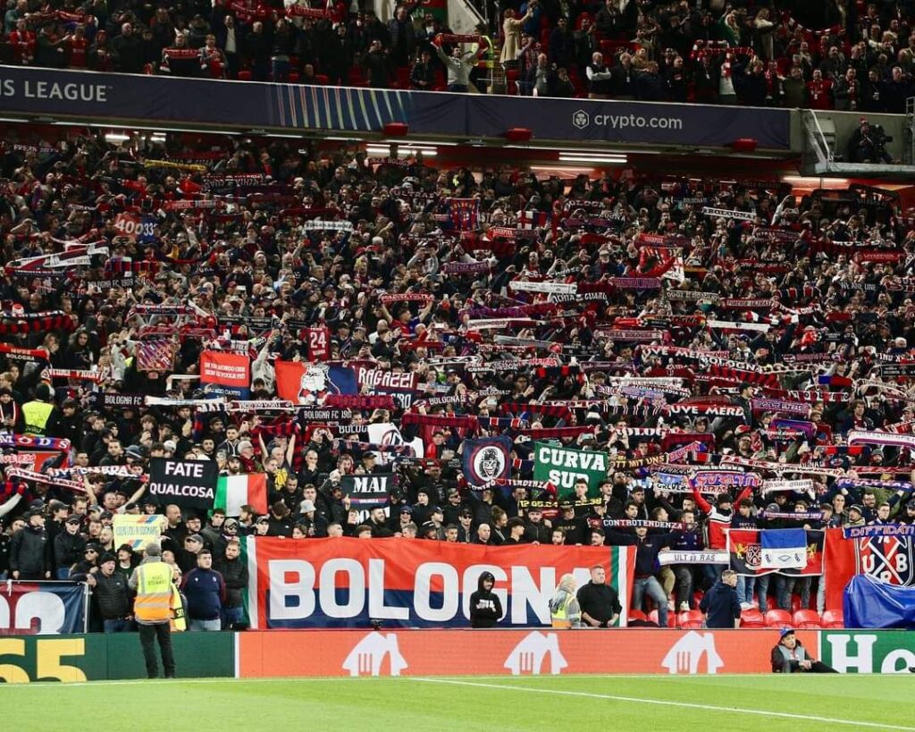 Tifosi ad Anfield per Liverpool - Bologna in Champions League