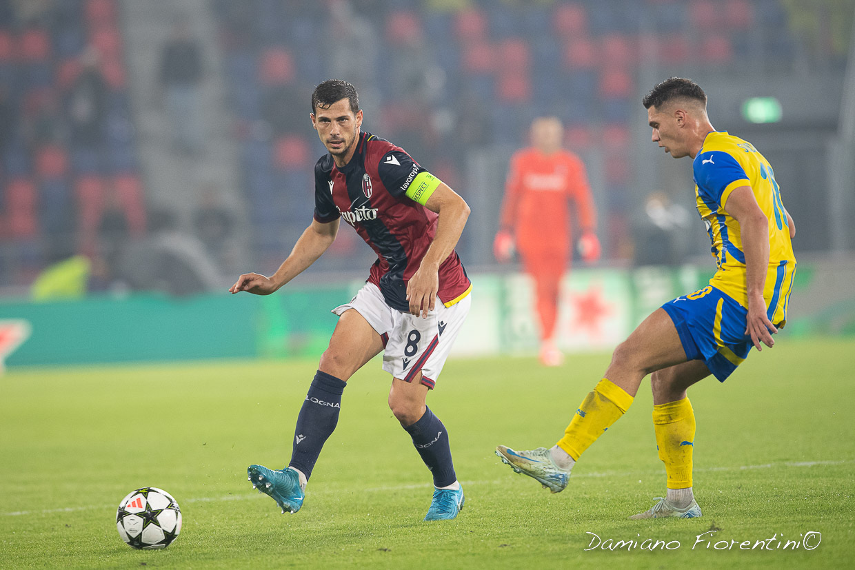 Remo Freuler in azione in Bologna-Shakhtar