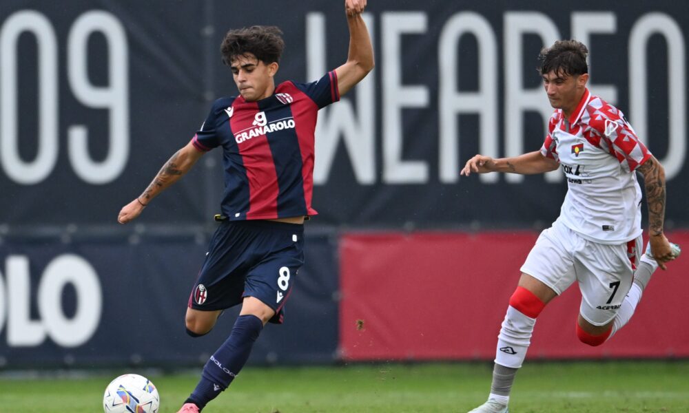 Luca Lai in azione contro la Cremonese Primavera