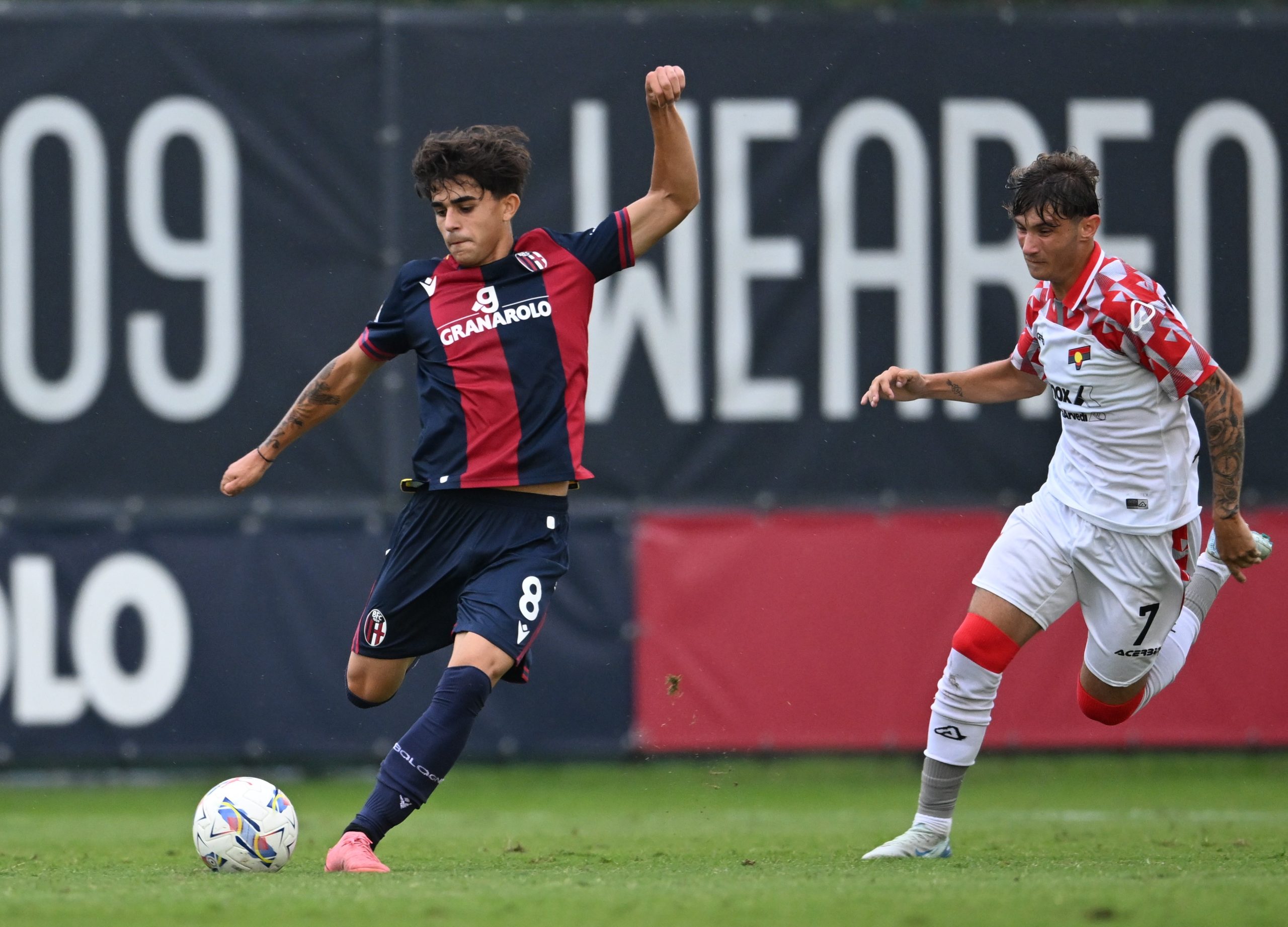 Luca Lai in azione contro la Cremonese Primavera