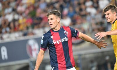 Thijs Dallinga impegnato contro Bijol in Bologna-Udinese