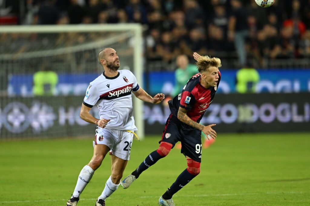 De Silvestri in azione durante Cagliari-Bologna