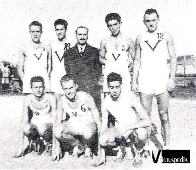 Monfalcone-Virtus. Virtus 1942/43. In piedi: Calza, Vannini, Foschi, Bersani, Marinelli. Sotto: Garbellini, Bocciai, Rapini