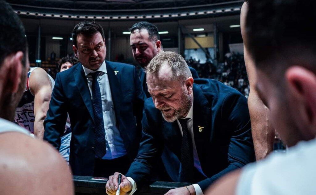 Coach Devis Cagnardi (© Fortitudo Flats Service Bologna)