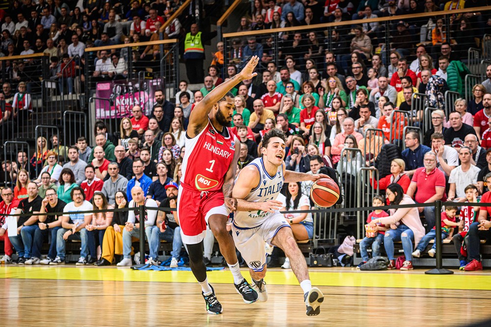 Alessandro Pajola in maglia azzurra (©Fiba)