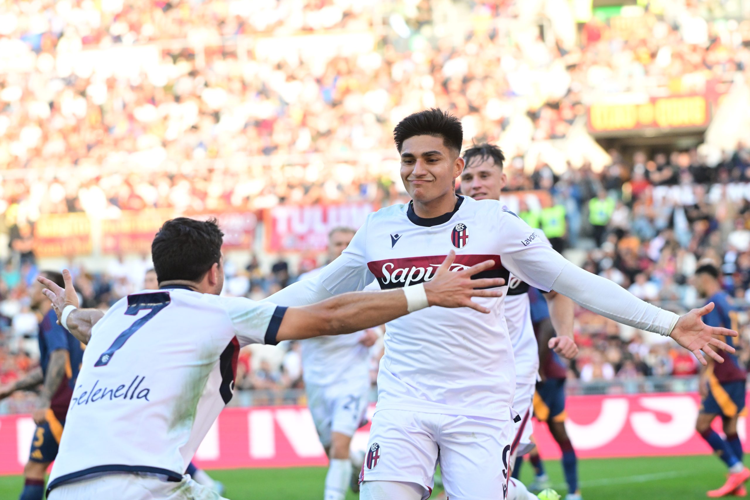 Esultanza di Santi Castro in Roma-Bologna 2 a 3 (© Bologna FC 1909)