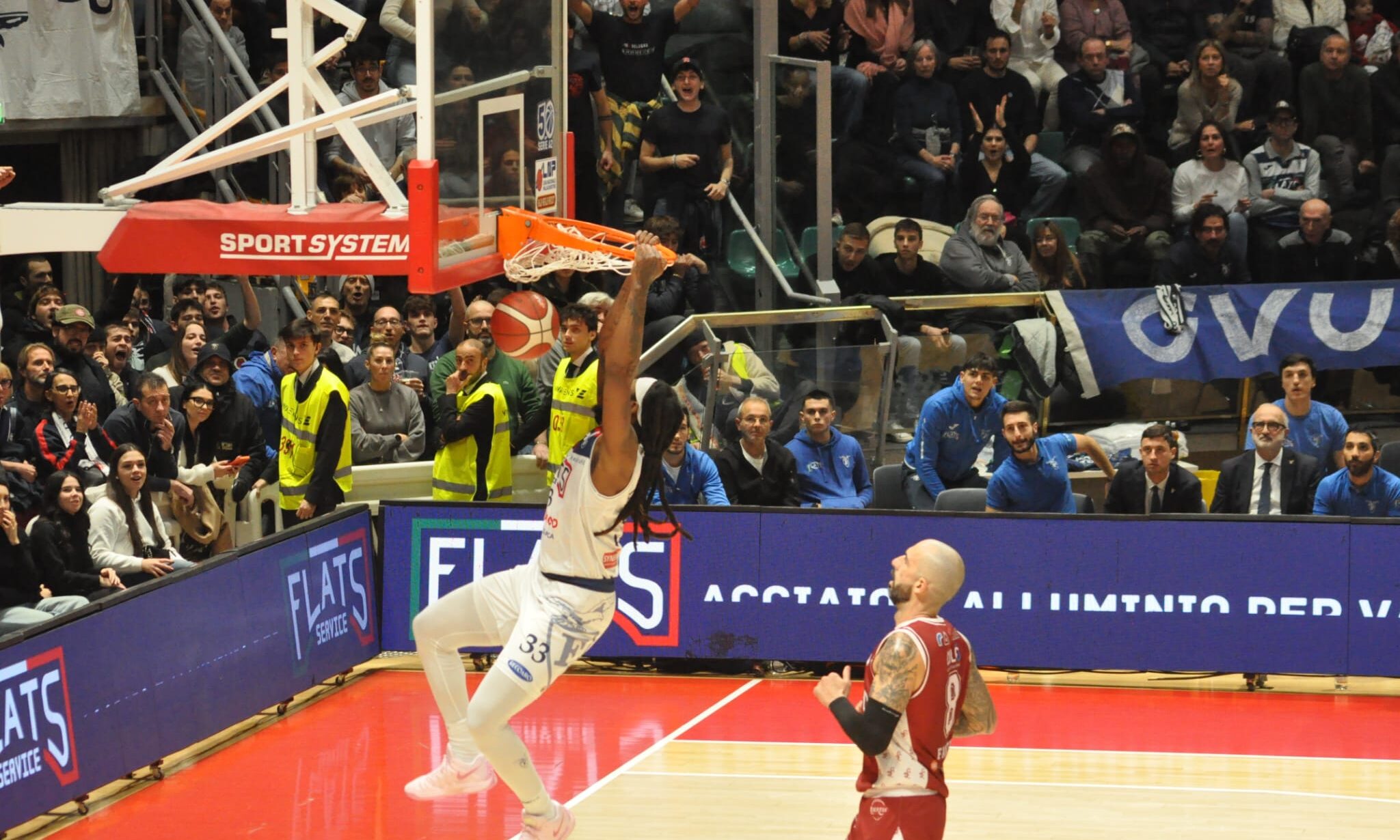 Deshawn Freeman durante Fortitudo-Livorno crediti Mauro Donati