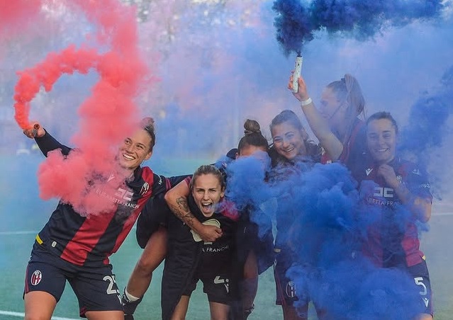 Bologna Femminile fumogeni