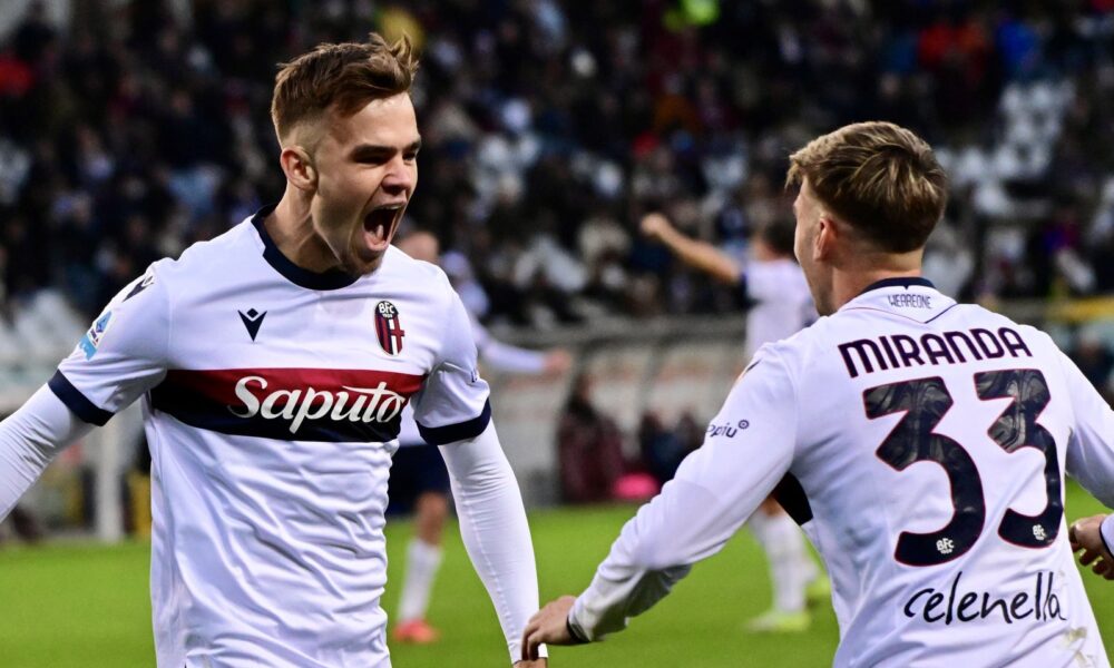 Thijs Dallinga e Juan Miranda in Torino - Bologna (© Bologna FC 1909)