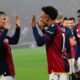 Bologna-Venezia: Dan Ndoye e Sam Beukema (©Bologna FC 1909)