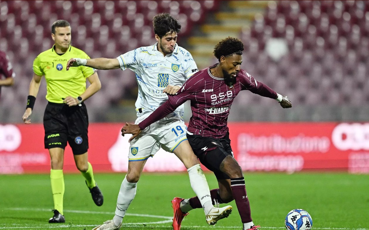 Jeff Reine-Adélaide, centrocampista della Salernitana