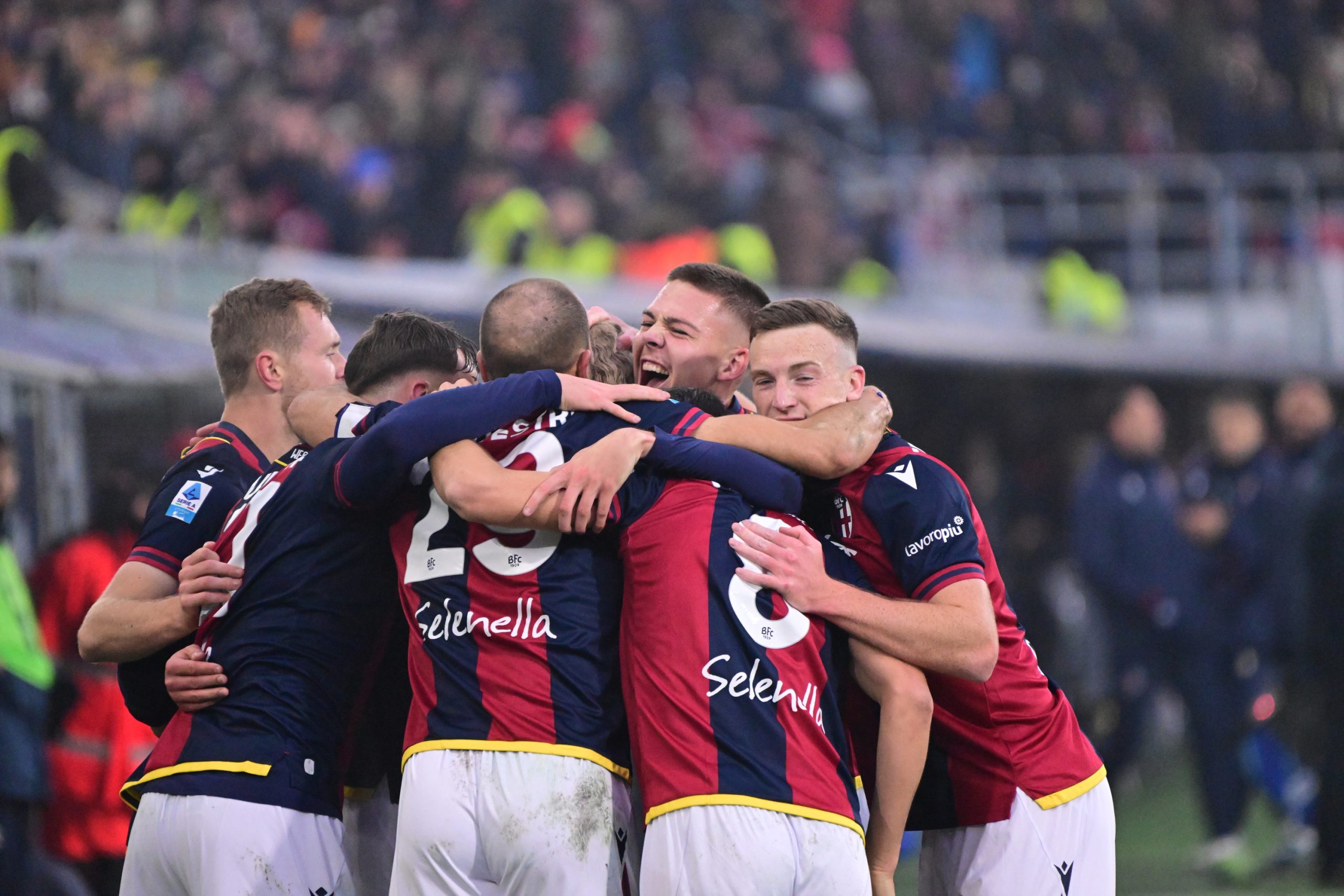 La felicità dei giocatori del Bologna