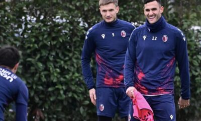 I rossoblù in allenamento prima di Bologna-Roma (©Bologna FC 1909)