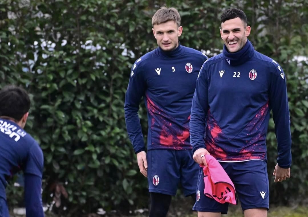 I rossoblù in allenamento prima di Bologna-Roma (©Bologna FC 1909)