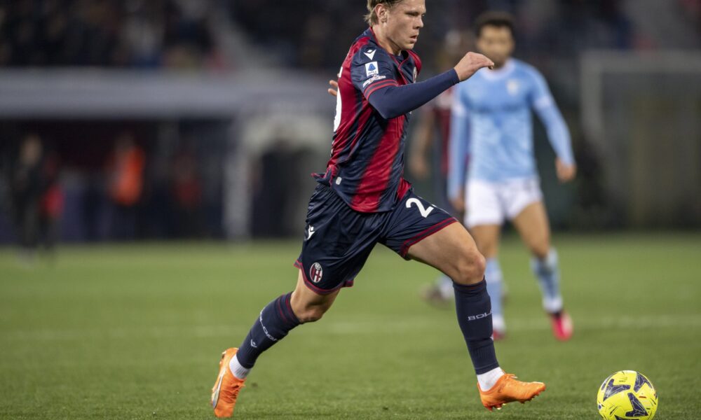 Niklas Pyythia, in azione con la maglia del Bologna contro la Lazio