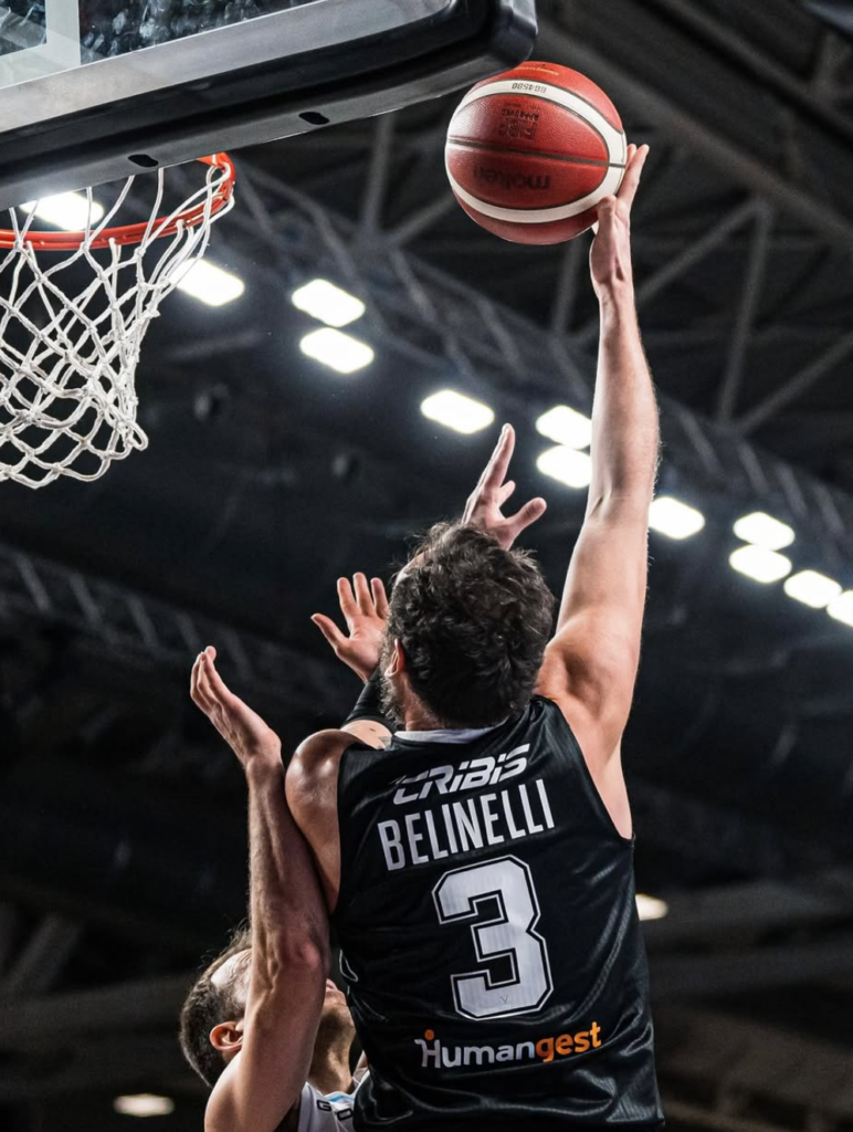 Marco Belinelli trascinatore nel primo tempo con 16 punti 