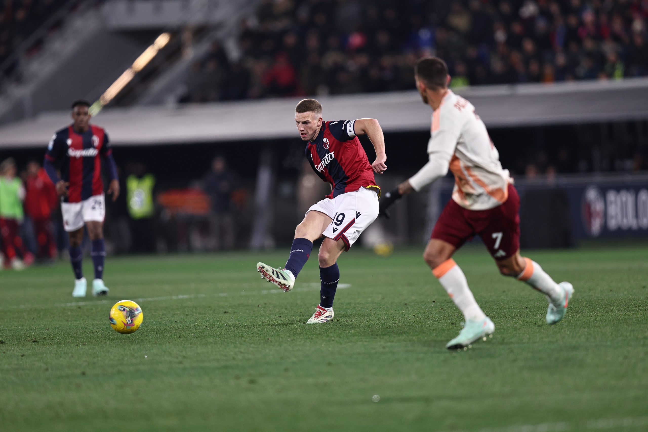 Lewis Ferguson durante Bologna-Roma (© Bologna FC 1909)